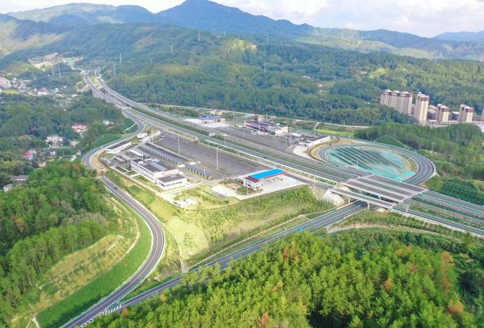 上海至武漢高速公路無為至岳西段正式建成通車